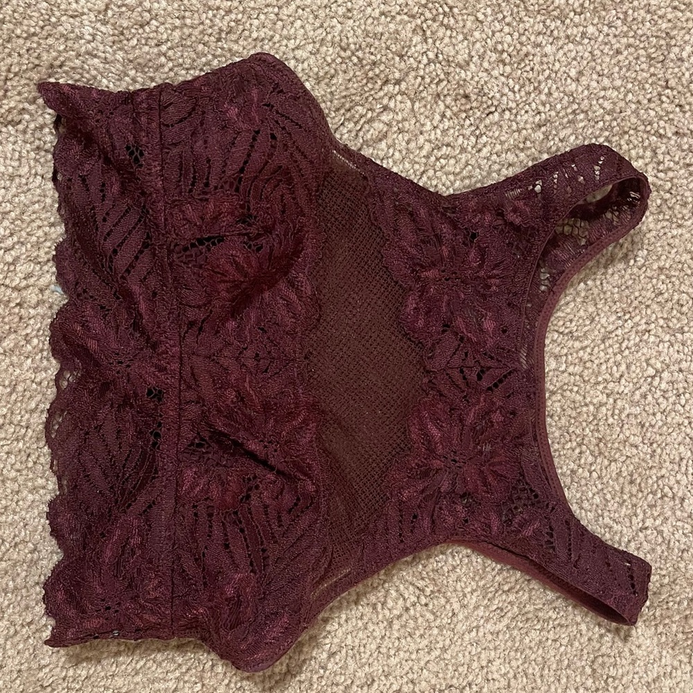 Cutout floral lace bandeau
